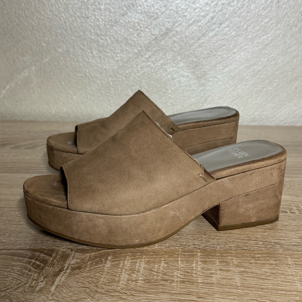 Eileen Fisher Dana-Nu Size 7 Beige Suede Platform Sandals Sliders